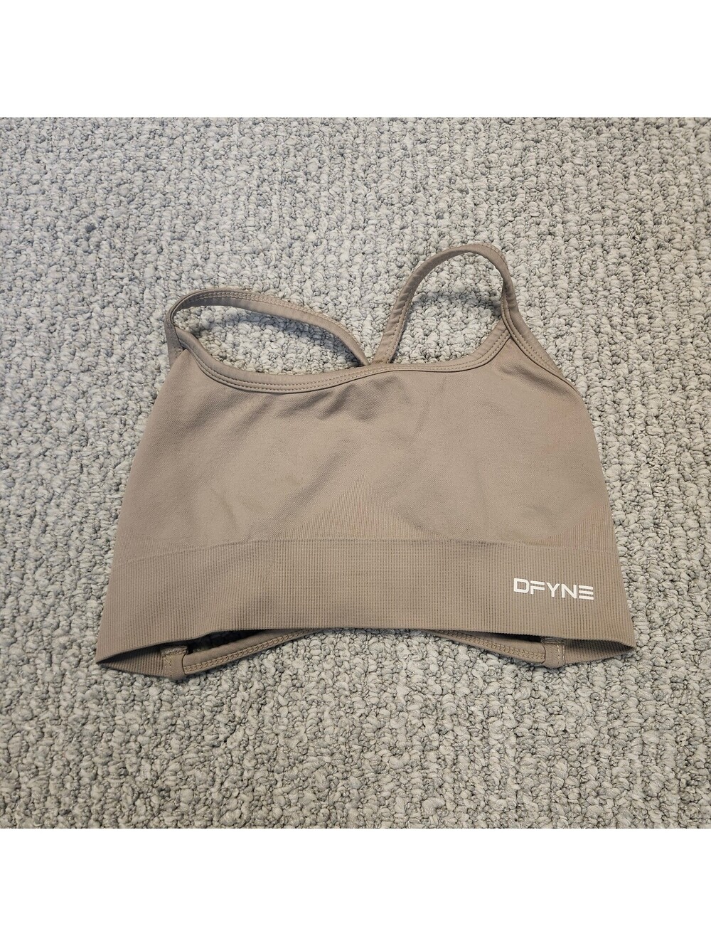 DFYNE Seamless Sports Bra in Taupe with Crisscross Back Size Small